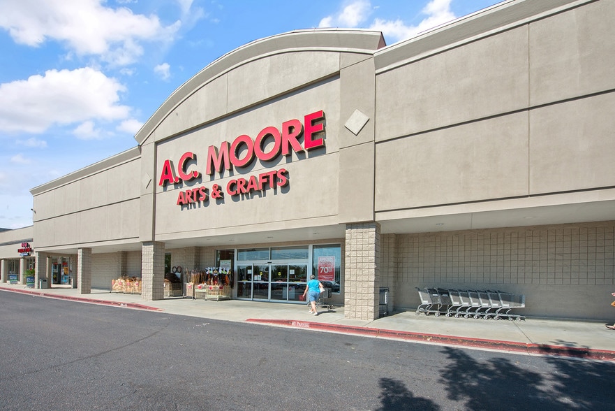 7400 Rivers Ave, North Charleston, SC for lease - Building Photo - Image 3 of 12