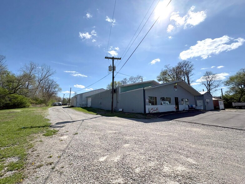 5220 New Haven Ave, Fort Wayne, IN à louer - Photo du bâtiment - Image 1 de 3