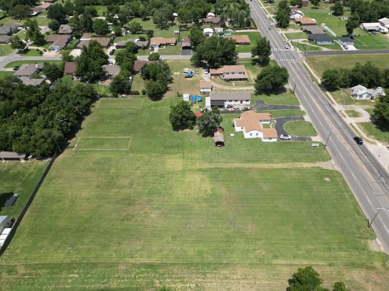 1225-1301 S Sooner Rd, Oklahoma City, OK for sale - Building Photo - Image 3 of 4