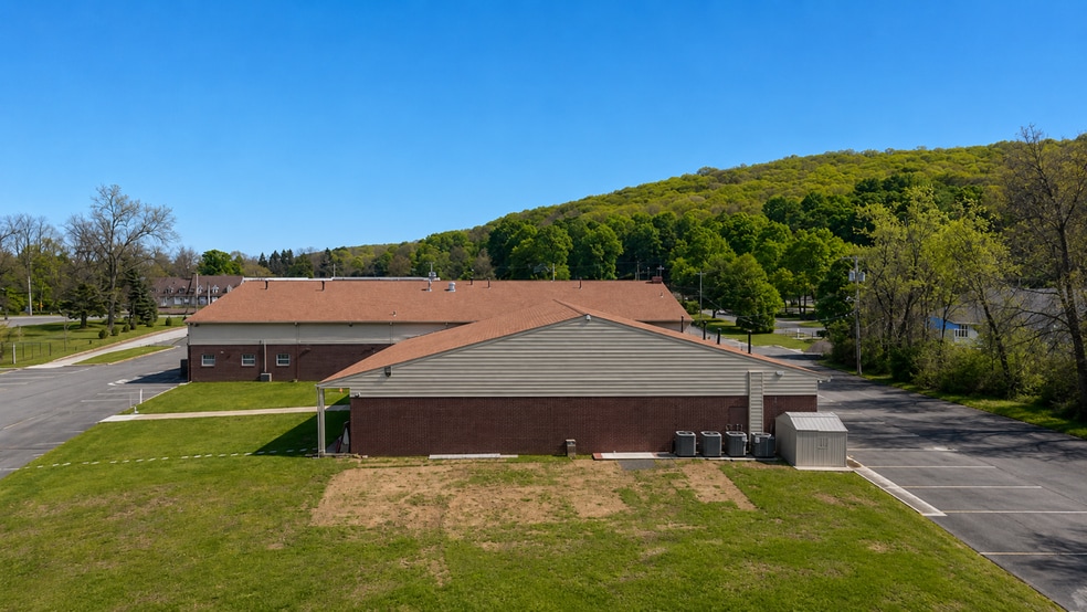 1572 Sussex Tpke, Randolph, NJ for lease - Building Photo - Image 2 of 3