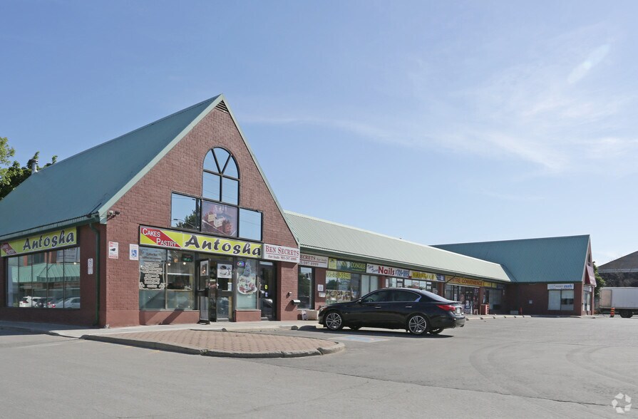 1102 Centre St, Vaughan, ON à vendre - Photo principale - Image 1 de 1