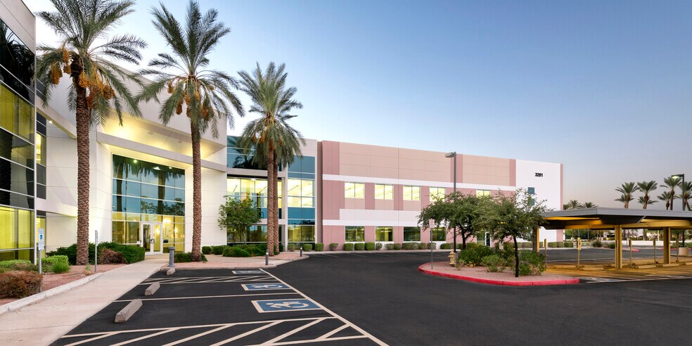 3201 E Elwood St, Phoenix, AZ for lease - Building Photo - Image 1 of 7