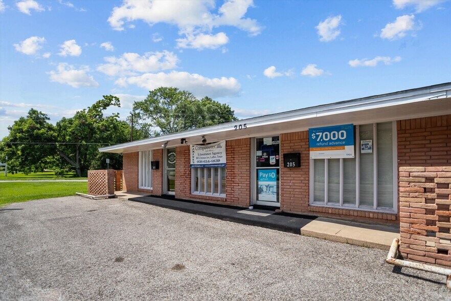 205 E Denman Ave, Lufkin, TX à vendre - Photo du bâtiment - Image 2 de 23