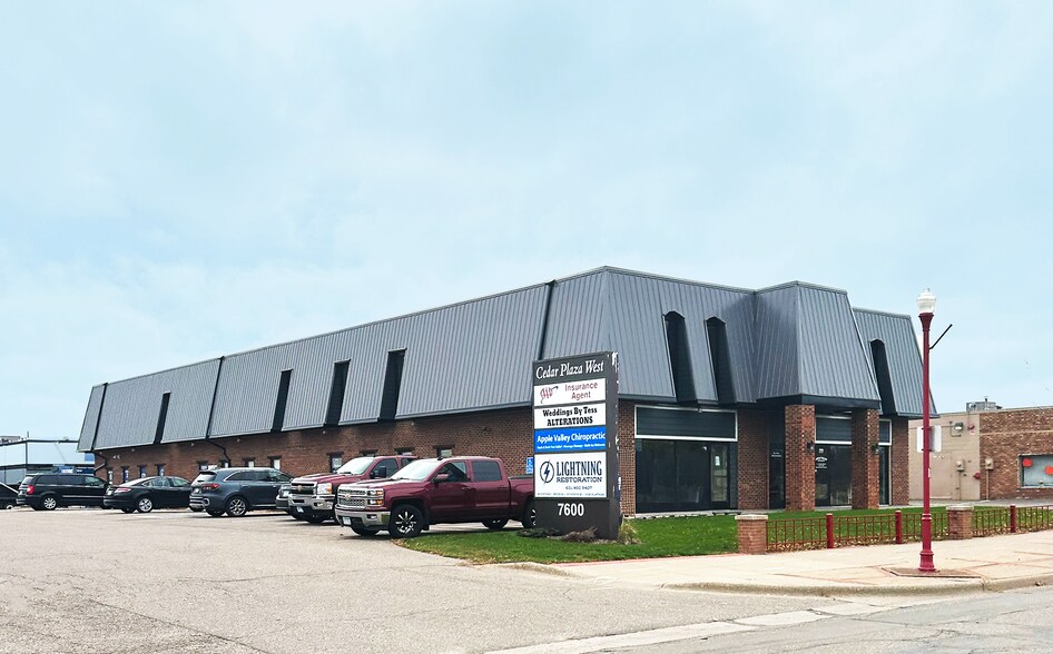 7600 147th St W, Apple Valley, MN à vendre - Photo du bâtiment - Image 1 de 21