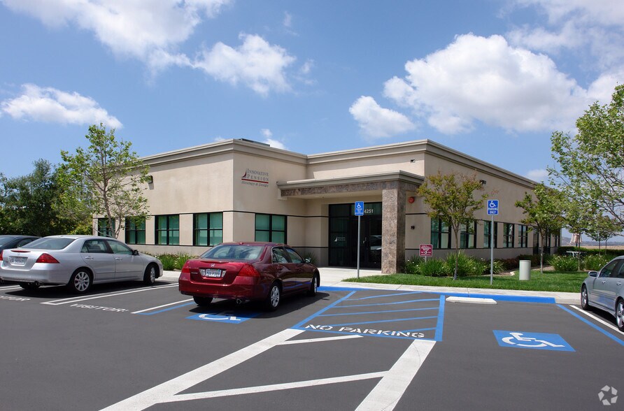 14251 Danielson St, Poway, CA à vendre - Photo du bâtiment - Image 3 de 6