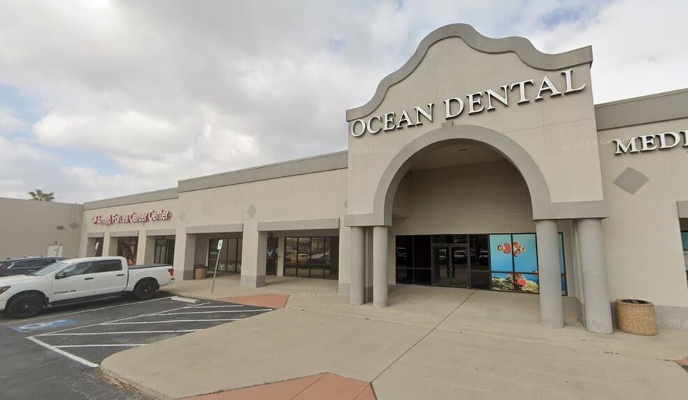 1620 S Padre Island Dr, Corpus Christi, TX à louer - Photo du bâtiment - Image 2 de 4