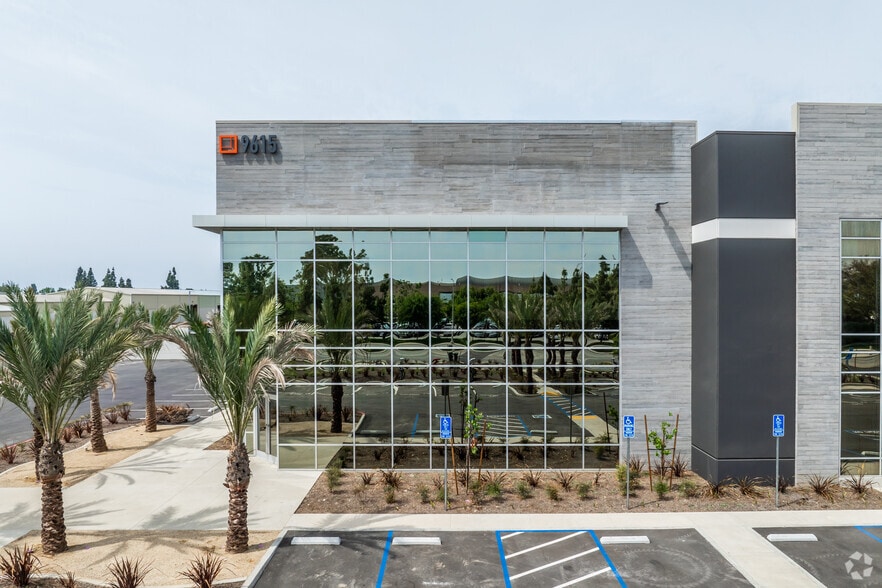 9615 Norwalk Blvd, Santa Fe Springs, CA for sale - Building Photo - Image 3 of 11