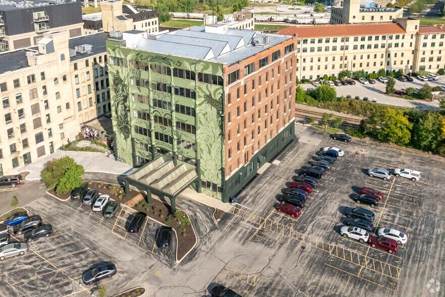 600 W Virginia St, Milwaukee, WI à louer - Photo du bâtiment - Image 3 de 5