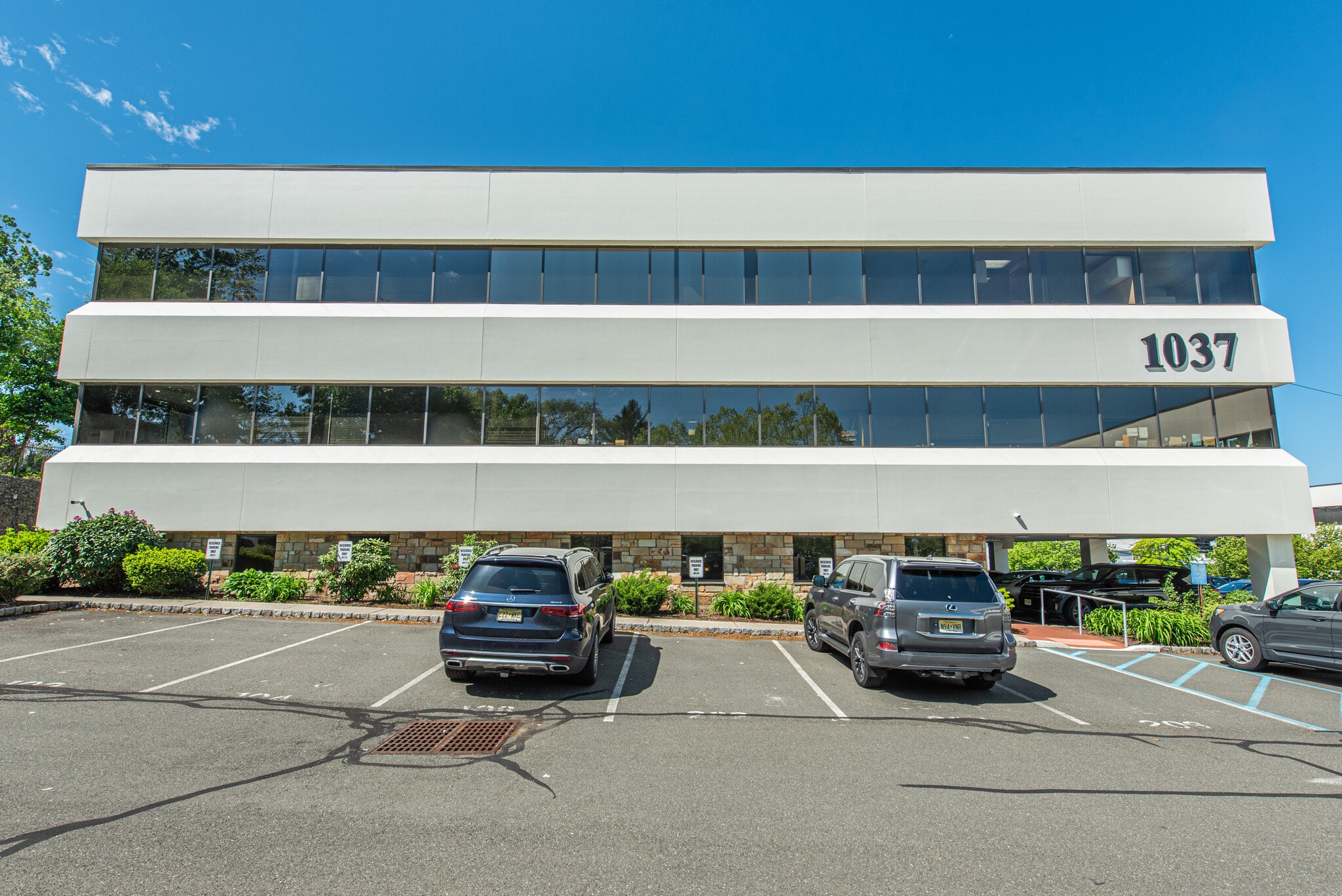 1037 Route 46 E, Clifton, NJ for lease Interior Photo- Image 1 of 11