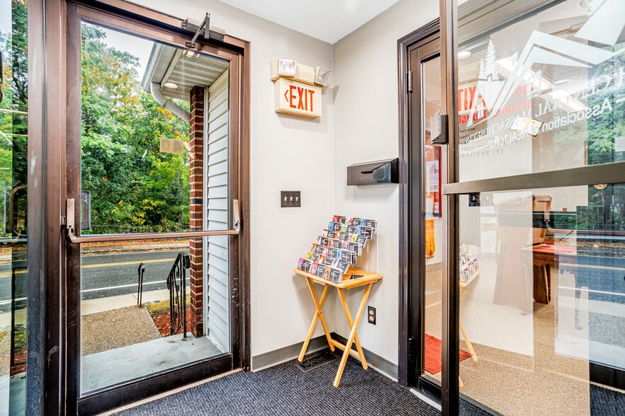 40 Summer St, Fitchburg, MA for sale - Lobby - Image 3 of 20