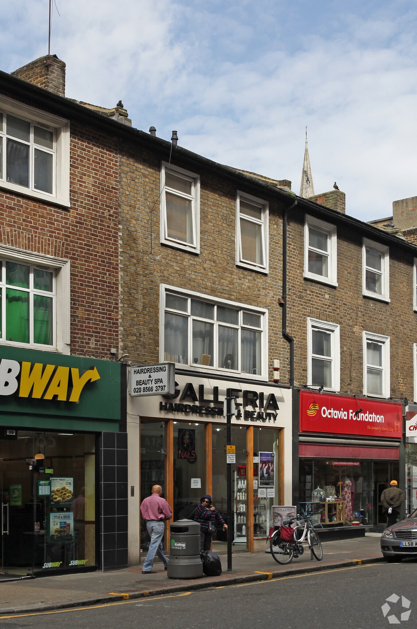 39 High St, Londres à louer Photo principale- Image 1 de 3