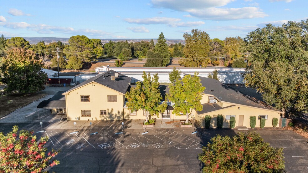 355 Panama Ave, Chico, CA à vendre - Photo du bâtiment - Image 3 de 57