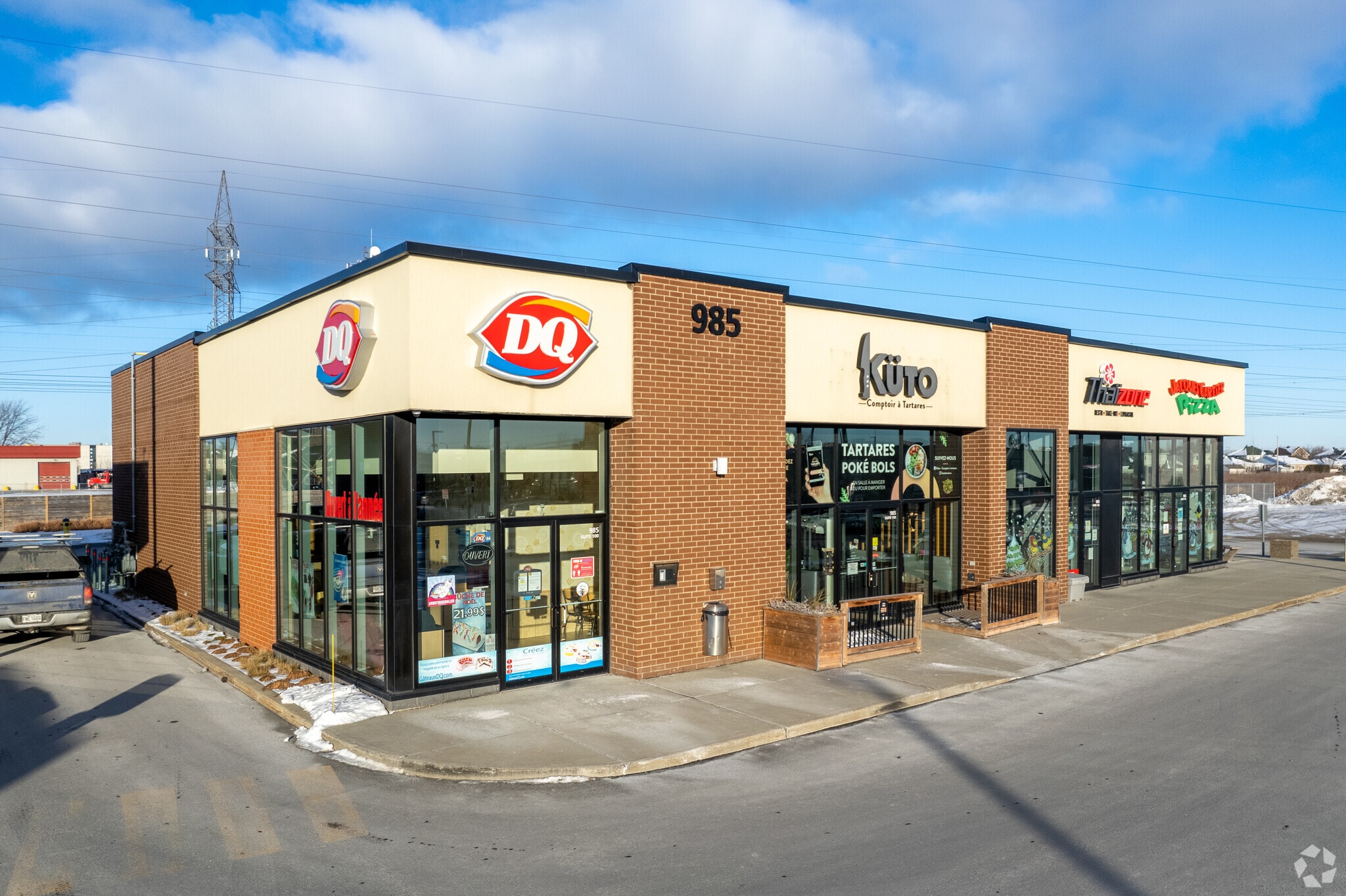 985 Boul Des Prés-Verts, La Prairie, QC for lease Primary Photo- Image 1 of 4