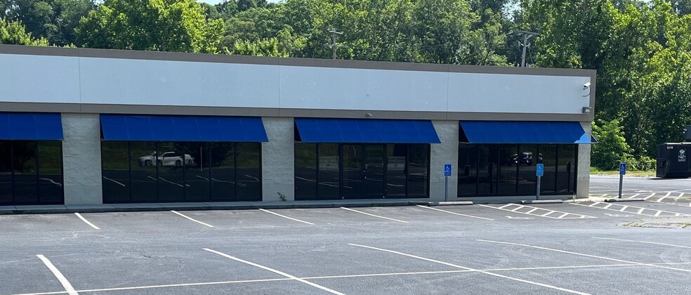 2777-2801 Greensboro Rd, Martinsville, VA for lease - Building Photo - Image 2 of 7