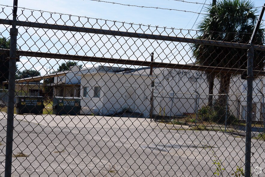 560 NE 14th St, Ocala, FL à louer - Photo du bâtiment - Image 2 de 25