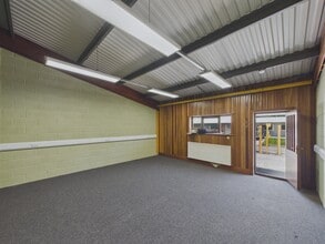 Smokehall Ln, Winsford for lease Interior Photo- Image 2 of 3