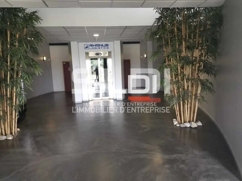 80 Rue Condorcet, Vaulx-Milieu for lease Lobby- Image 1 of 8