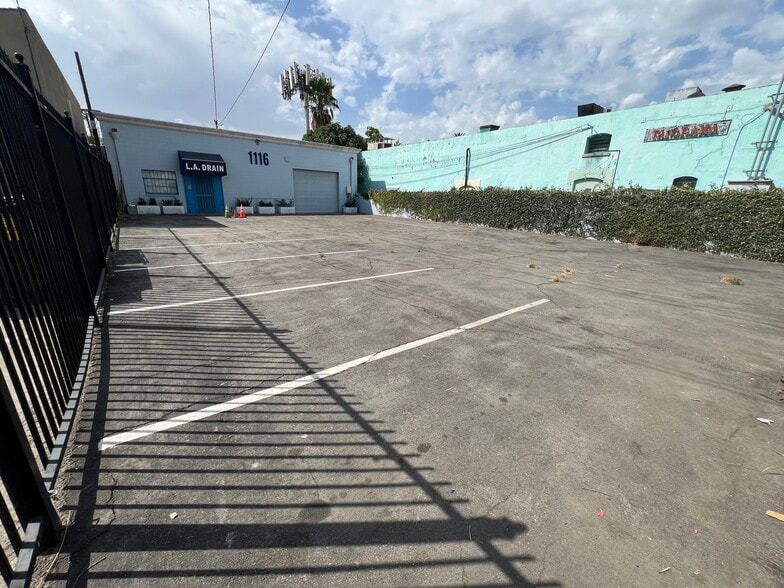 1116 W 24th St, Los Angeles, CA for lease - Building Photo - Image 2 of 11