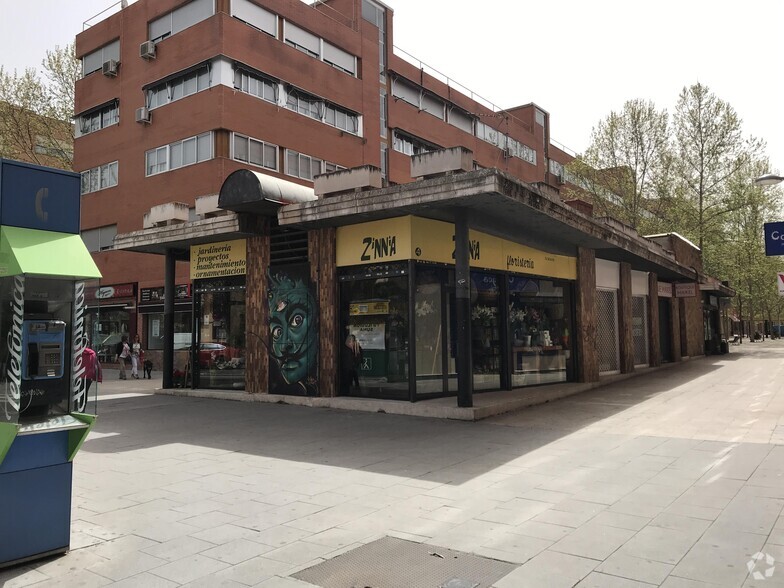 Avenida De España, 4, Pinto, Madrid à louer - Photo du bâtiment - Image 2 de 2