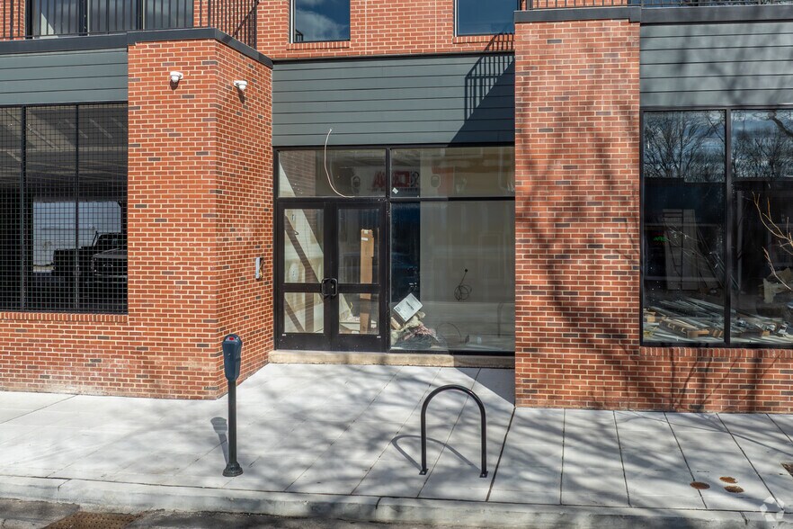 203 Haverford Ave, Narberth, PA à vendre - Photo du bâtiment - Image 3 de 6
