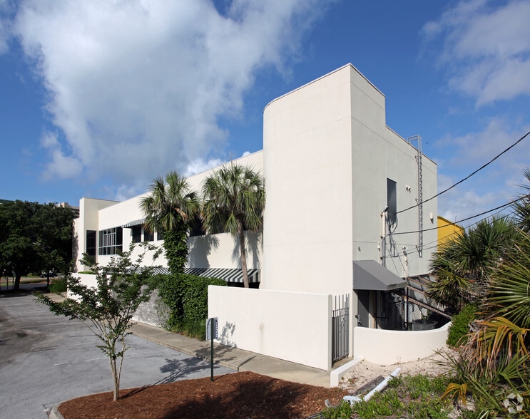 1077 E Highway 98, Destin, FL for lease - Building Photo - Image 1 of 2