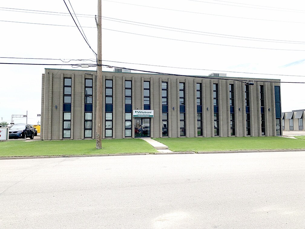 7105 Girard Rd NW, Edmonton, AB à vendre Photo du bâtiment- Image 1 de 1