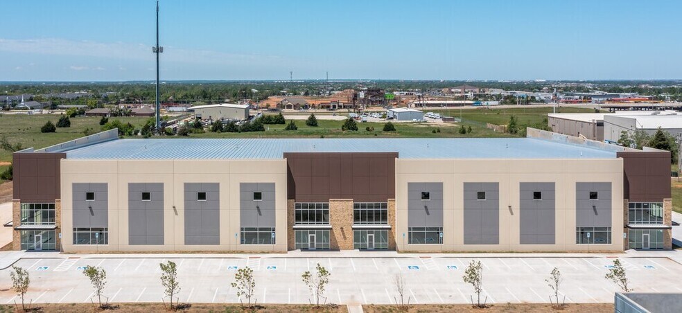 9201 Polaris Dr, Oklahoma City, OK à louer - Aérien - Image 3 de 11