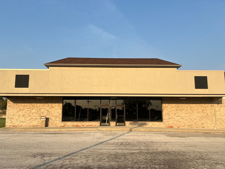 1102-1200 Gratiot Blvd, Marysville, MI for lease - Building Photo - Image 3 of 5