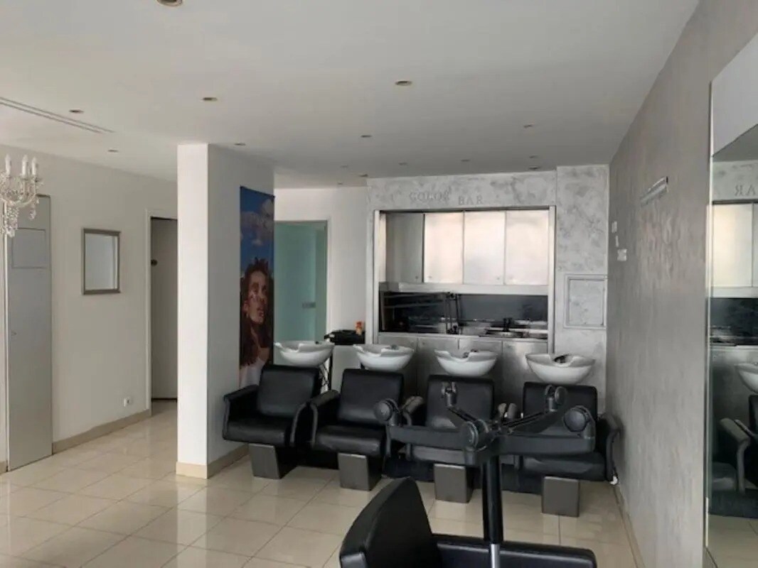 96 Rue De Verdun, Suresnes for lease Interior Photo- Image 1 of 9