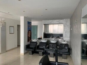 96 Rue De Verdun, Suresnes for lease Interior Photo- Image 1 of 9