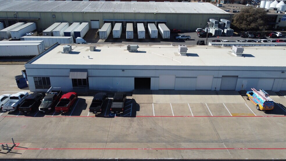 100 E Felix St, Fort Worth, TX à louer - Photo du bâtiment - Image 2 de 10