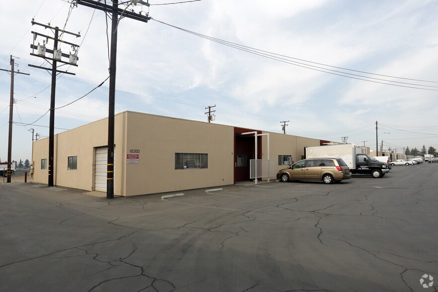 16300 Arrow Hwy, Baldwin Park, CA à vendre - Photo principale - Image 1 de 9