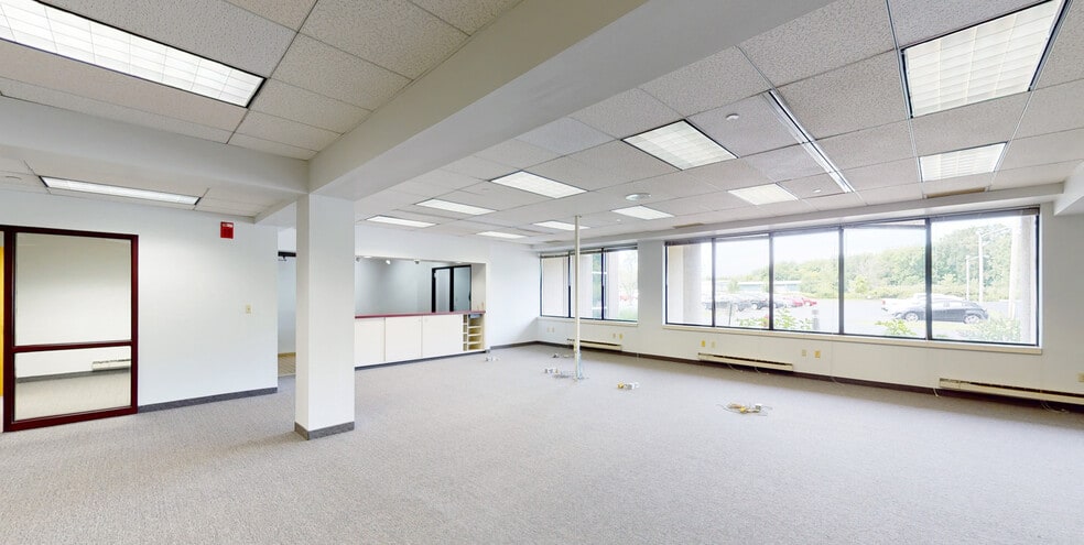 7085 Mentor Ave, Willoughby, OH for lease - Building Photo - Image 2 of 5