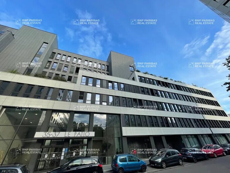 Bureau dans Villeurbanne à louer - Photo du bâtiment - Image 3 de 19