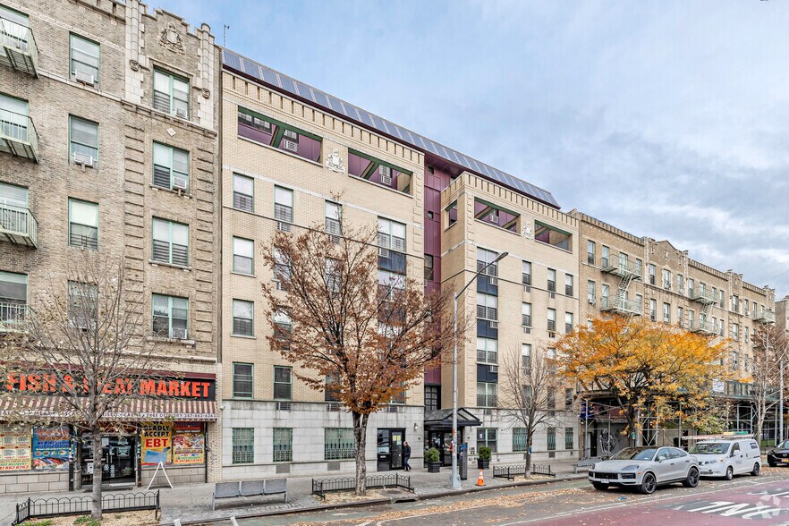 1605 University Ave, Bronx, NY à vendre - Photo du bâtiment - Image 2 de 5