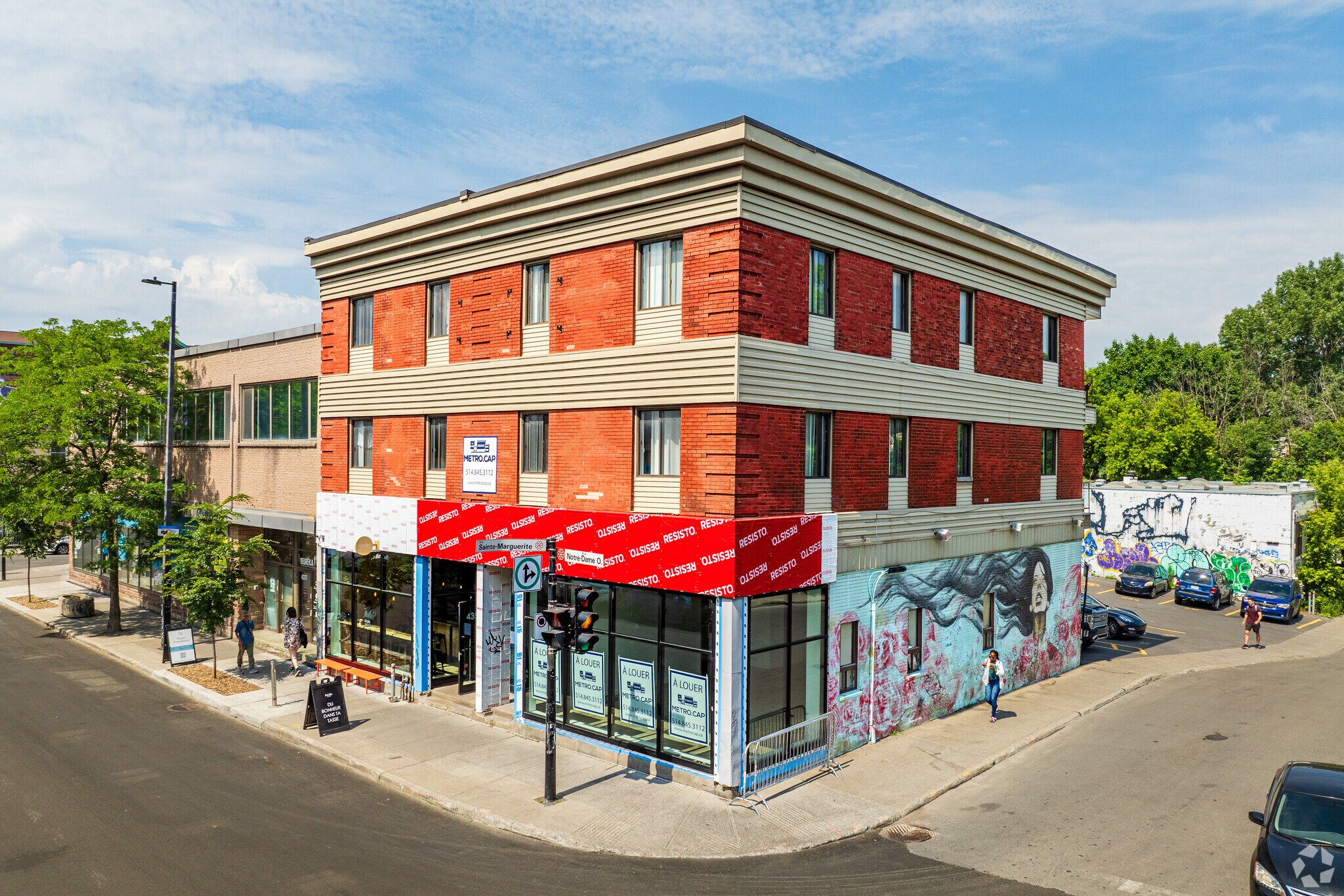 4351-4357 Rue Notre-Dame O, Montréal, QC for sale Primary Photo- Image 1 of 15