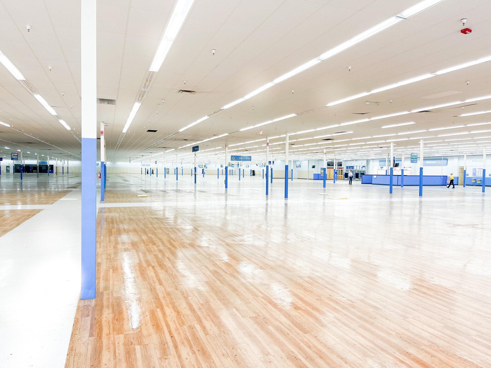 1229 NW Evangeline Trwy, Lafayette, LA for lease Interior Photo- Image 1 of 8