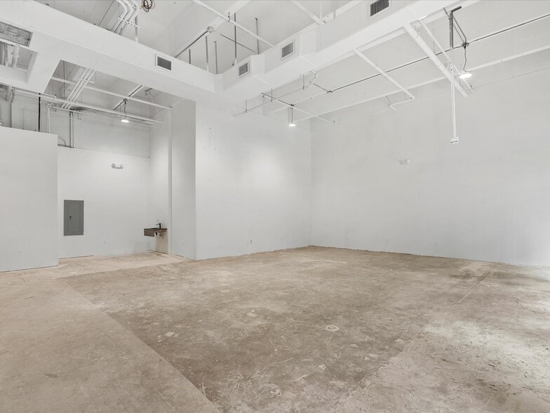 1231 14th St, Miami Beach, FL for lease - Building Photo - Image 3 of 46