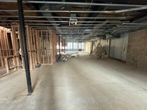 216 E 49th St, New York, NY à louer Photo intérieure- Image 2 de 6