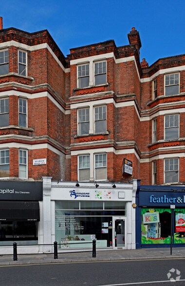 584-594 Fulham Rd, Londres à louer - Photo du bâtiment - Image 3 de 11
