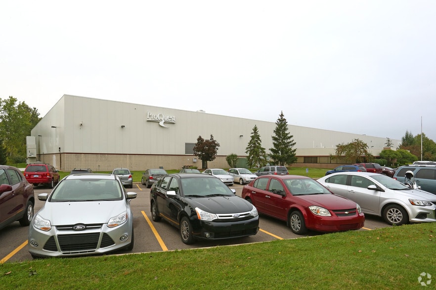699-709 James L. Hart Pky, Ypsilanti, MI for lease - Primary Photo - Image 1 of 7