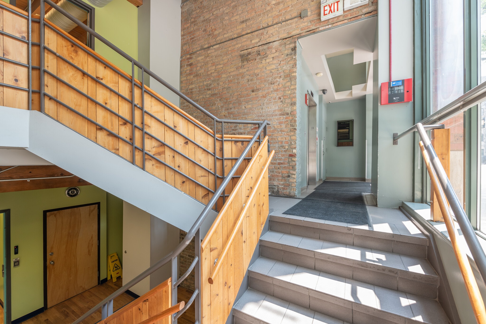 350 W Ontario St, Chicago, IL for lease Interior Photo- Image 1 of 10