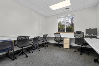 108 W Main St, Norton, MA à louer Photo intérieure- Image 2 de 11