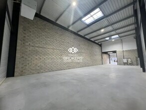 Flex dans Saint-Pierre-du-Perray à louer Photo intérieure- Image 2 de 6