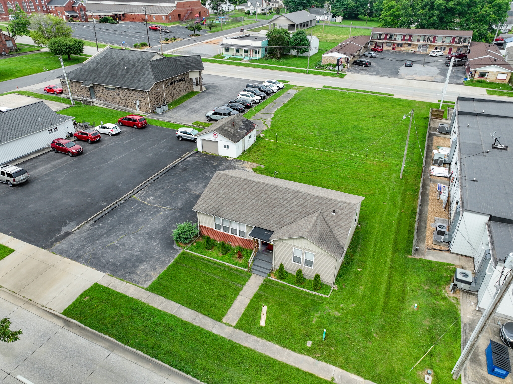 806 Poplar St, Benton, KY for sale Primary Photo- Image 1 of 25