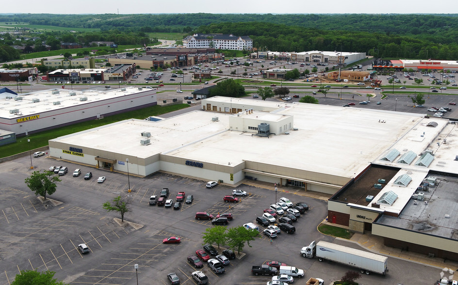 4600 1st Ave NE, Cedar Rapids, IA for lease - Aerial - Image 1 of 12