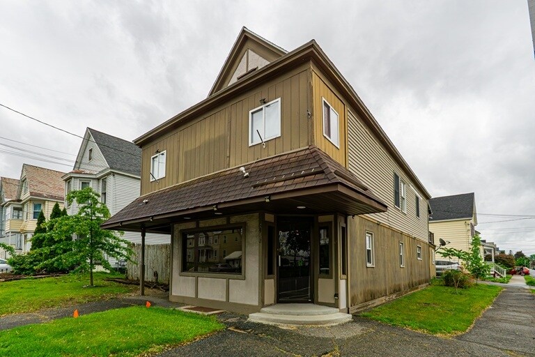 2432 Broadway, Schenectady, NY à vendre - Photo principale - Image 1 de 7