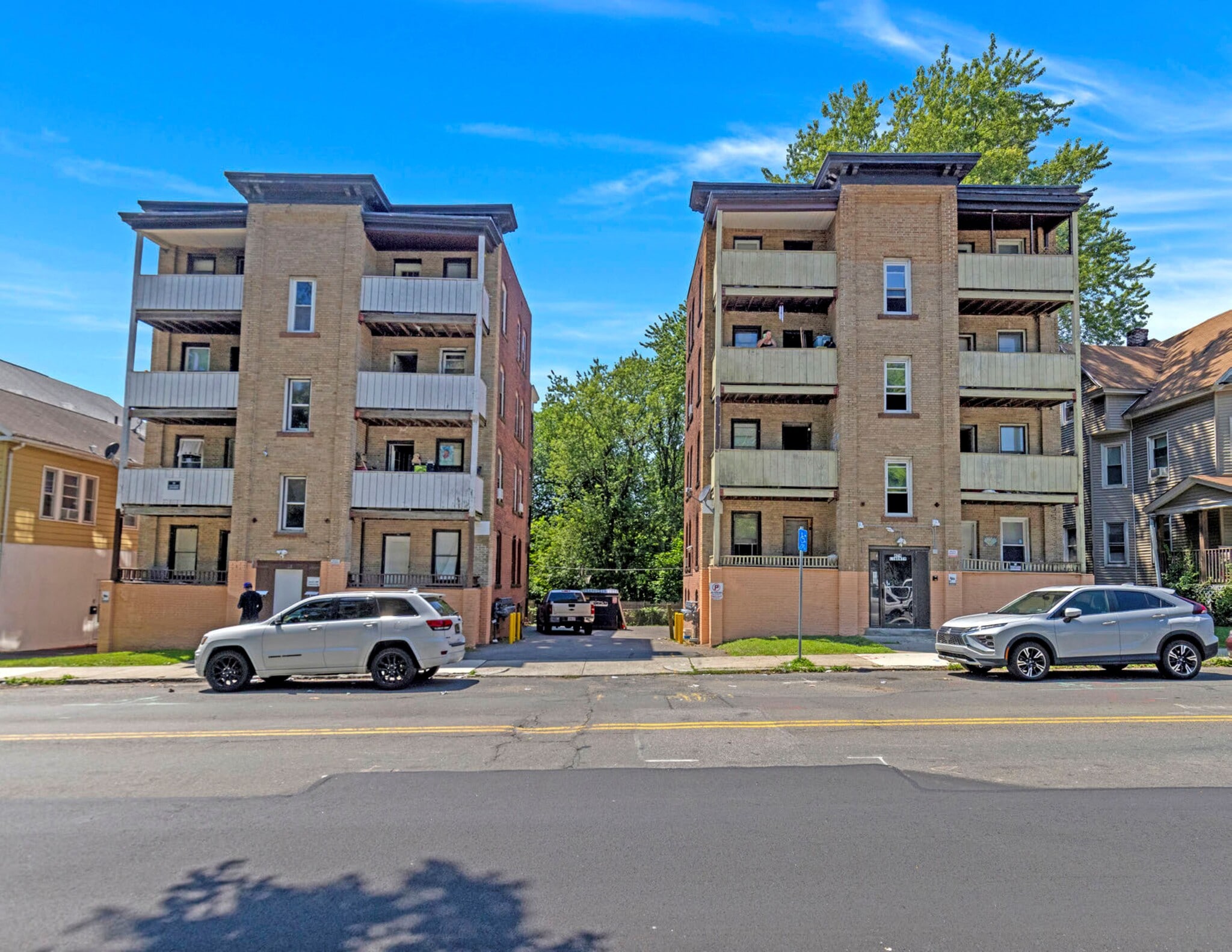 468 & 474 Liberty St portfolio of 2 properties for sale on LoopNet.ca Building Photo- Image 1 of 10