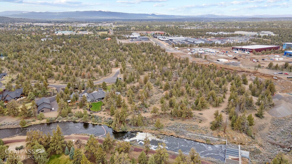 Large Tract 8, Bend, OR à vendre - Photo du bâtiment - Image 2 de 3
