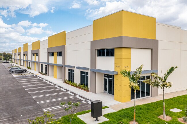Plus de détails pour 12301 NW 112 Ave, Medley, FL - Industriel à louer